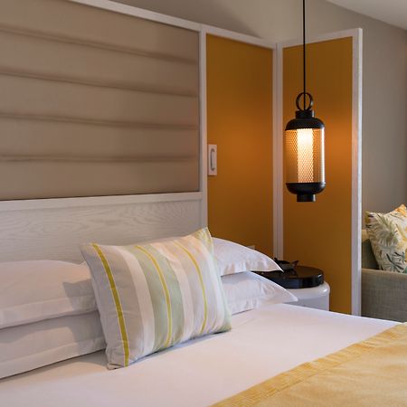 Constance Belle Mare Plage Εξωτερικό φωτογραφία A bedroom at the hotel