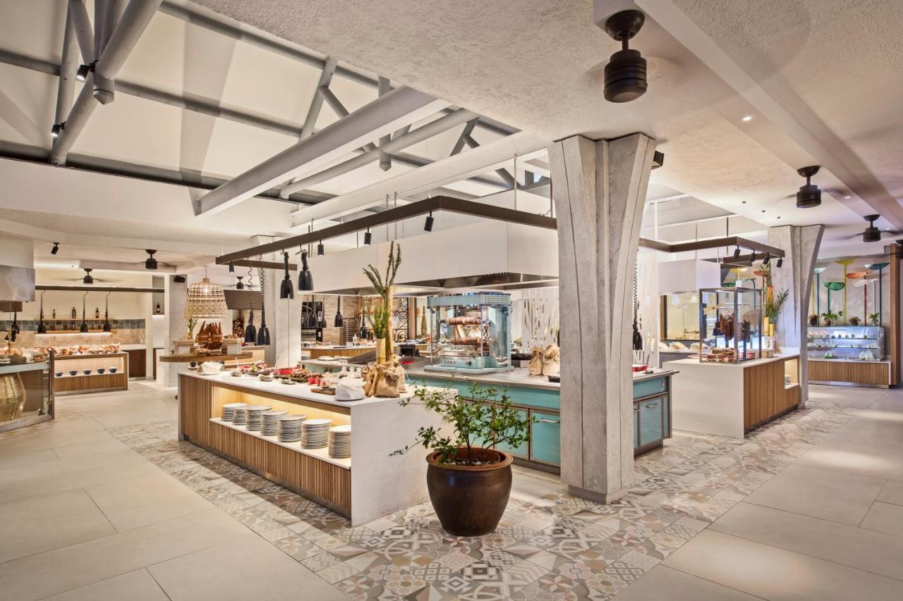 Constance Belle Mare Plage Εξωτερικό φωτογραφία The buffet at the hotel